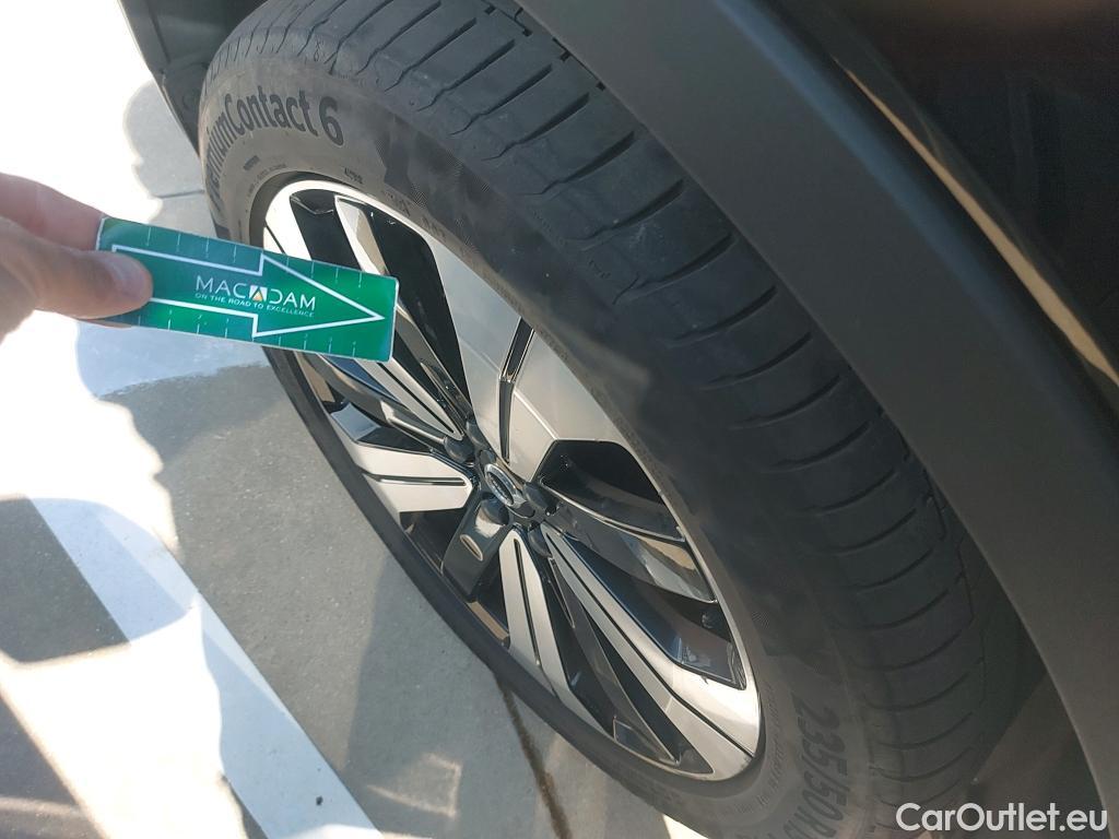  Volvo  XC 40 VOLVO XC40 / 2021 / 5P / todoterreno 1.5 T5 Recharge PHEV Plus Dark Auto #3