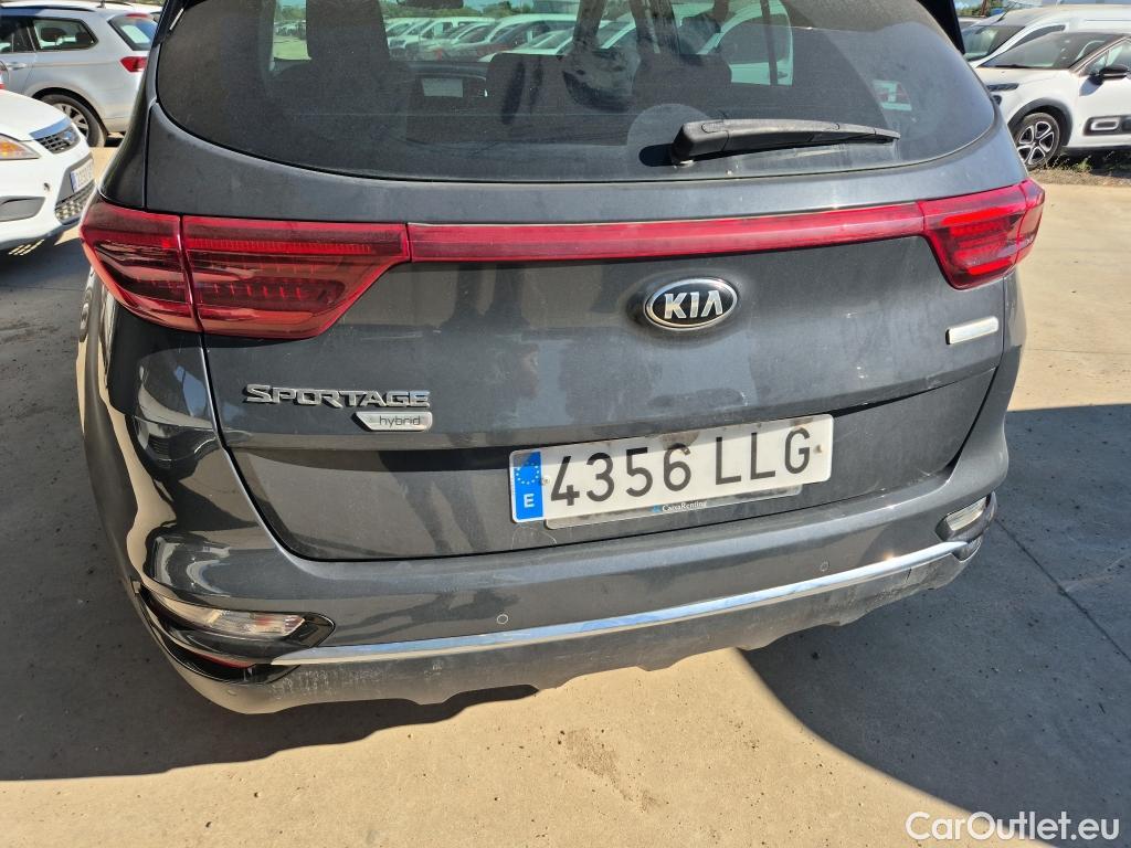  KIA  Sportage KIA  1.6MHEV Drive 100kW(136CV) 4x2(Crist Tintados)(CX) #31