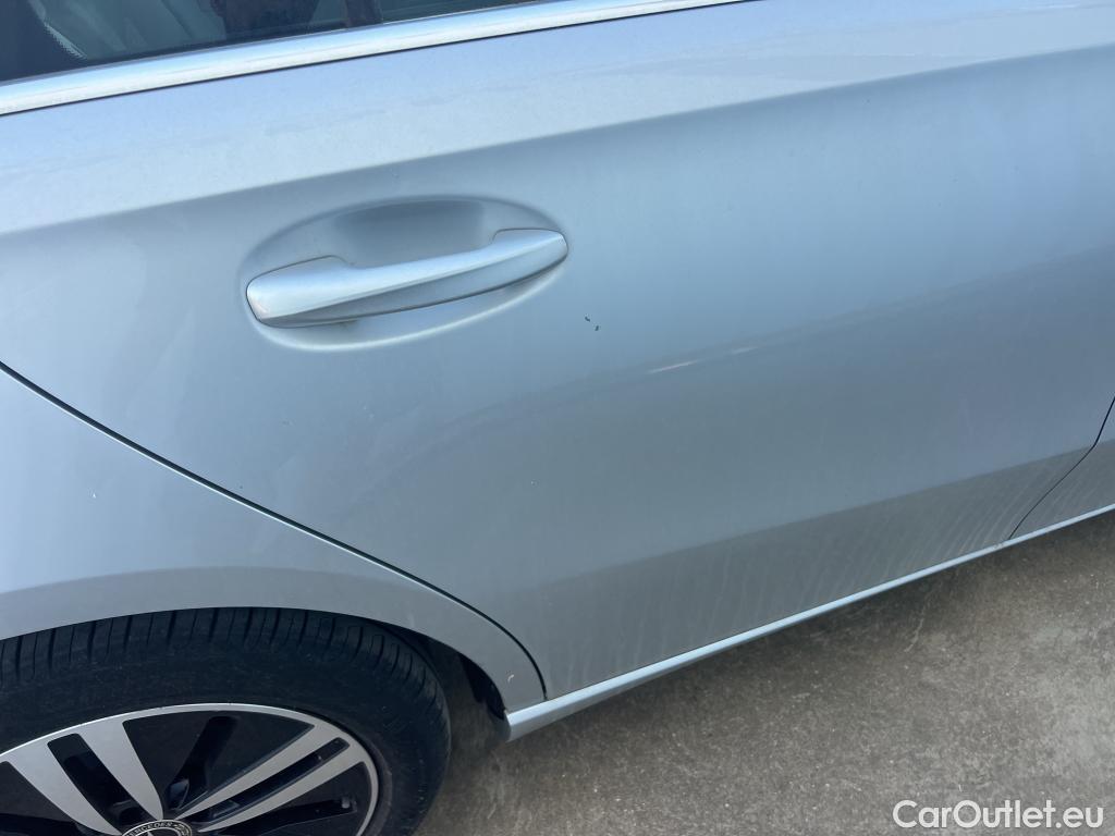  Mercedes  A-Klasse MERCEDES-BENZ Clase A / 2018 / 4P / sedán Sedán A 250 e #16