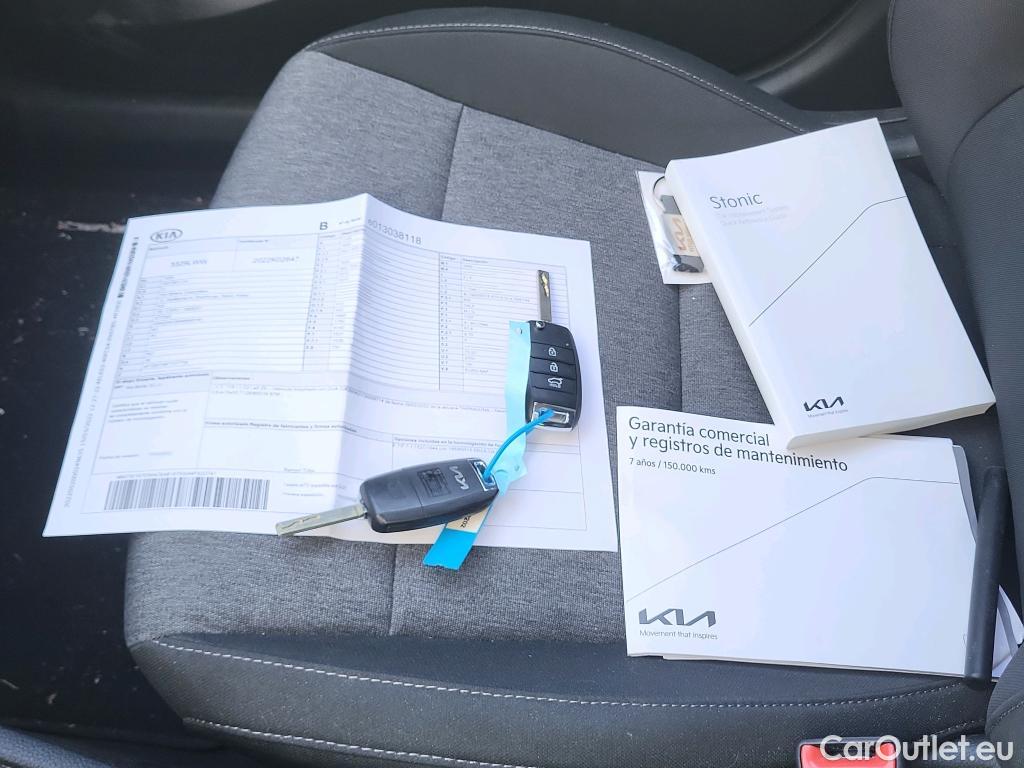  KIA  STONIC KIA  / 2017 / 5P / todoterreno 1.2 DPi 62kW (84CV) Concept #4