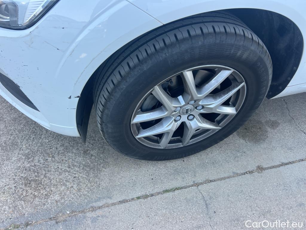  Volvo  XC60 VOLVO  / 2017 / 5P / todoterreno 2.0 B4 D AWD Momentum Pro Auto #14
