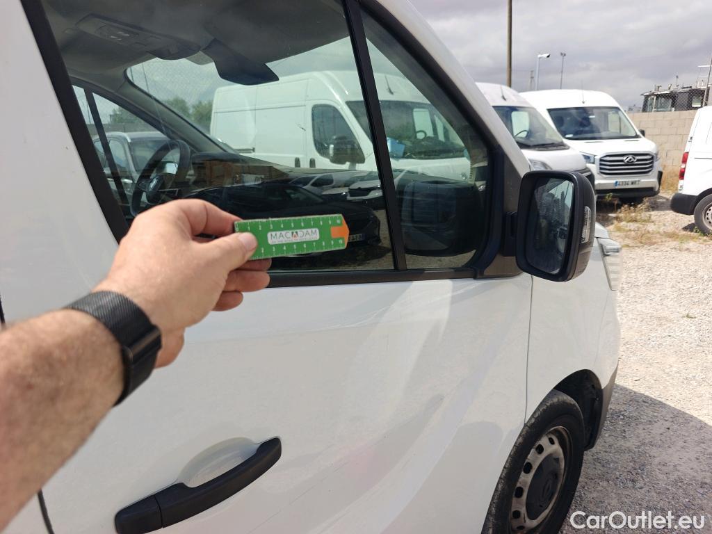  Renault  Trafic RENAULT  / 2021 / 4P / furgón Furgón L1H1 Blue dCi 96 Kw (130 CV)  #22