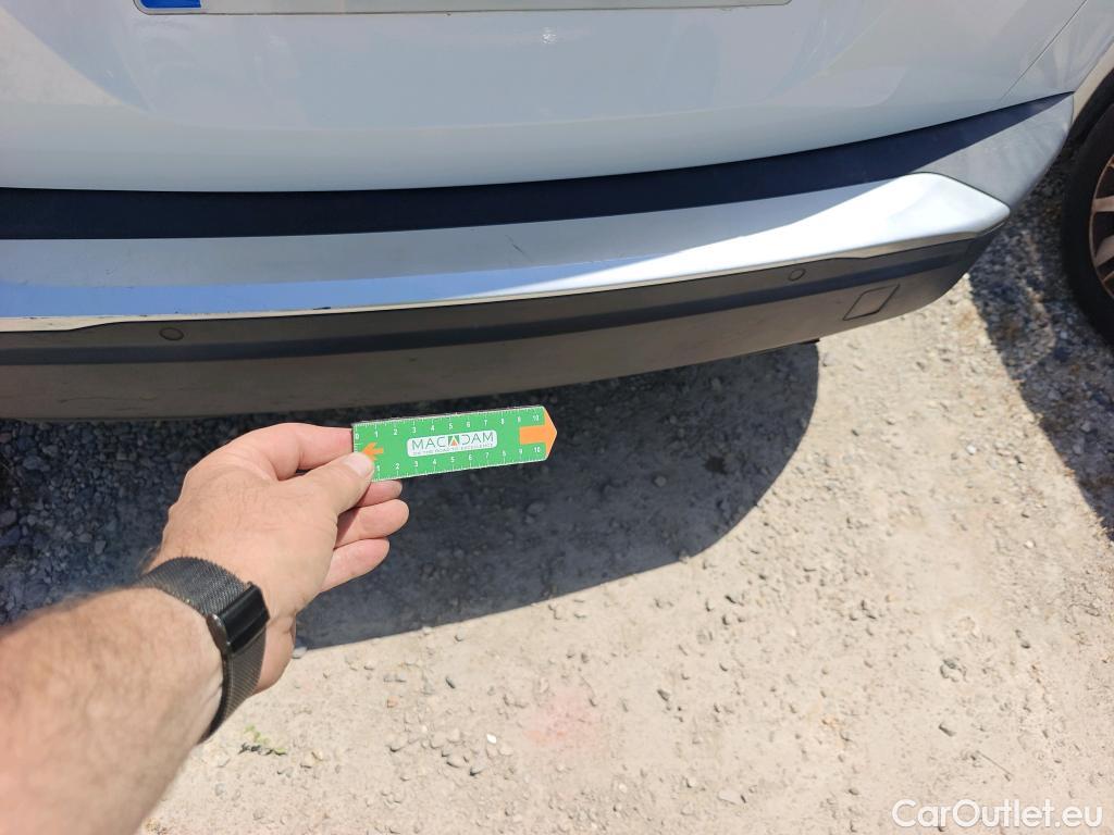  Peugeot  2008 PEUGEOT  / 2019 / 5P / todoterreno Active Puretech 100 S&S BVM6 #21