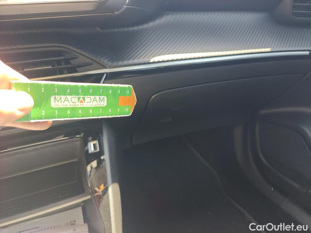  Peugeot  2008 PEUGEOT  / 2019 / 5P / todoterreno Active Puretech 100 S&S BVM6 #14
