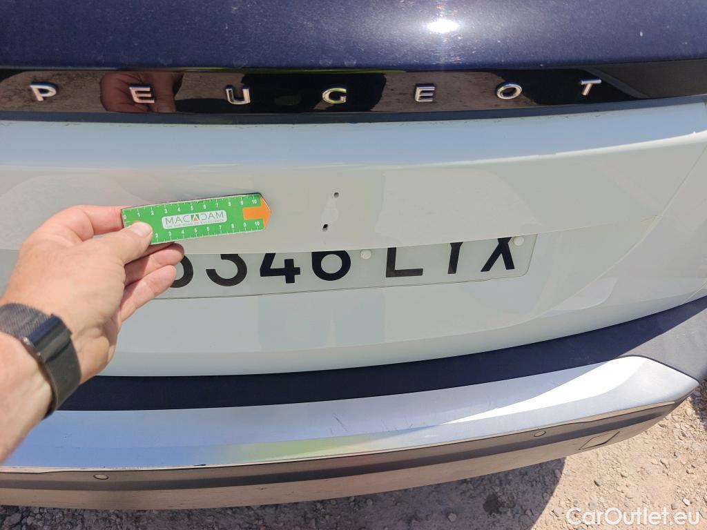  Peugeot  2008 PEUGEOT  / 2019 / 5P / todoterreno Active Puretech 100 S&S BVM6 #24