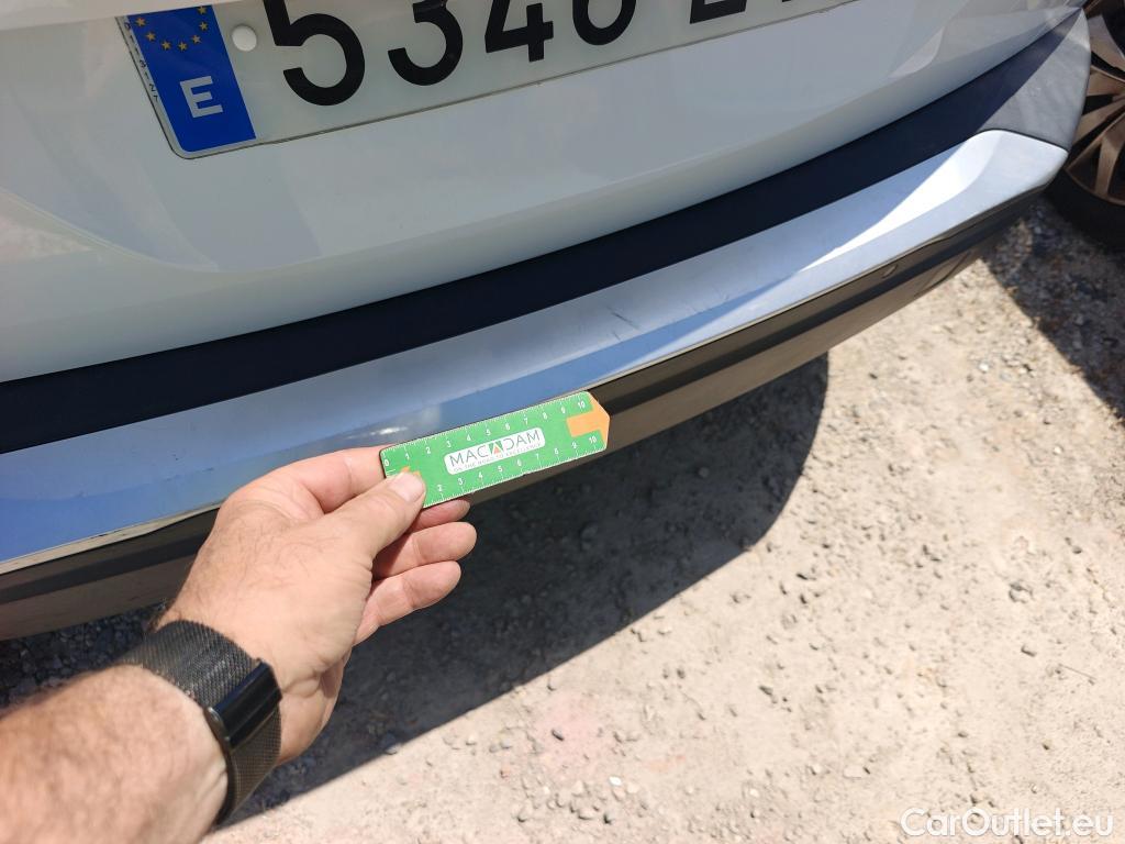  Peugeot  2008 PEUGEOT  / 2019 / 5P / todoterreno Active Puretech 100 S&S BVM6 #31