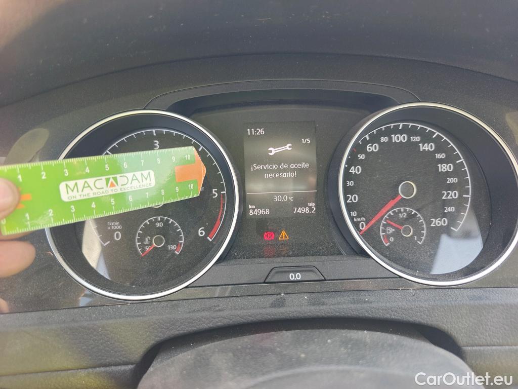  Volkswagen  Golf  VOLKSWAGEN / 2016 / 5P / berlina con portón Last Edition 1.6 TDI 85kW (115CV) #36