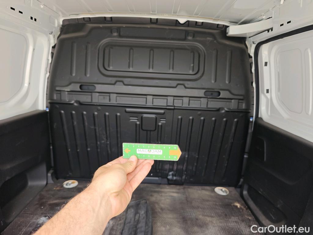  Citroen  Berlingo CITROEN  / 2018 / 4P / furgón derivado de turismo Talla M BlueHDi 100 CLUB #40