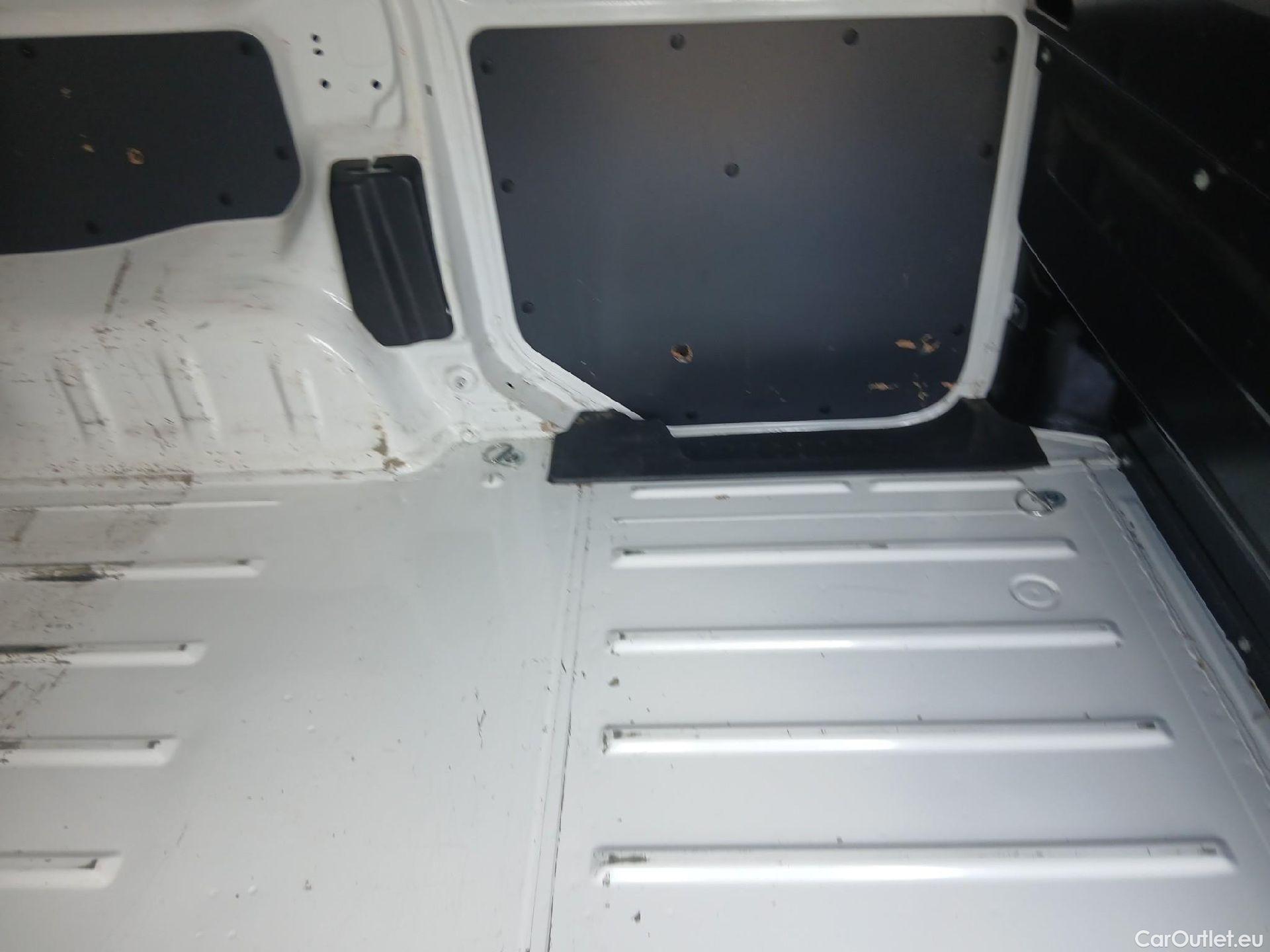  Fiat  Scudo FIAT  / 2021 / 4P / furgón Furgón L1 120cv MT6 Business #37
