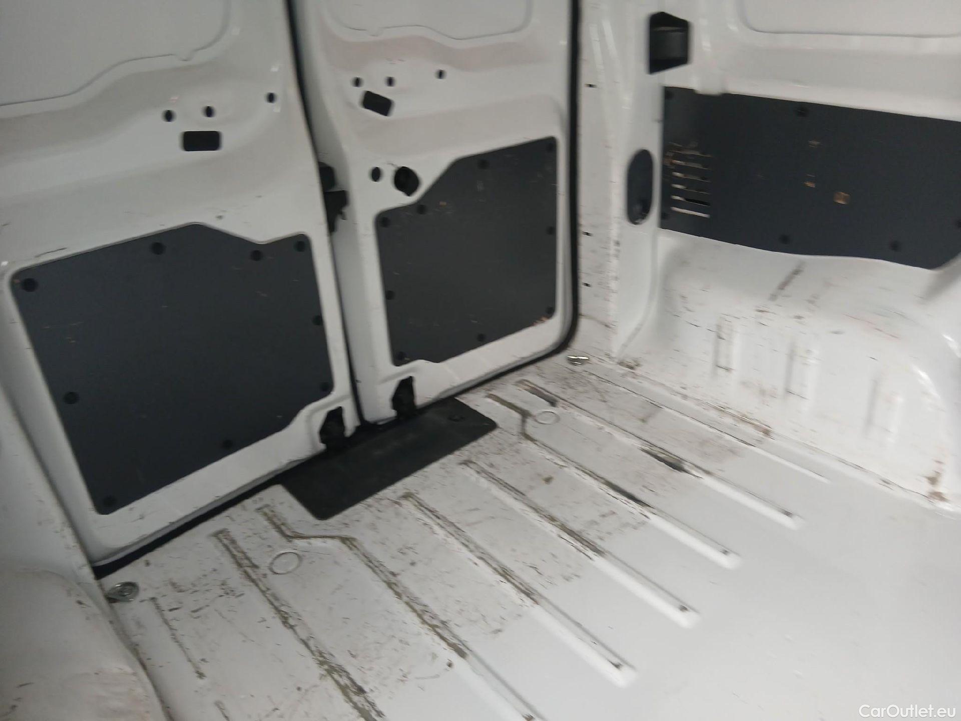  Fiat  Scudo FIAT  / 2021 / 4P / furgón Furgón L1 120cv MT6 Business #38