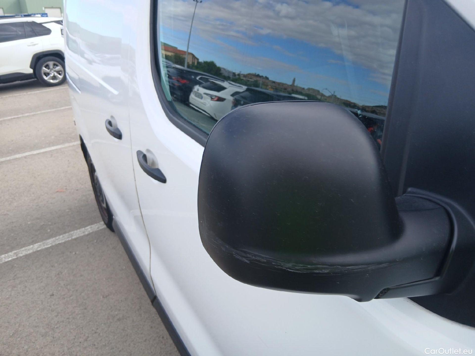  Fiat  Scudo FIAT  / 2021 / 4P / furgón Furgón L1 120cv MT6 Business #32