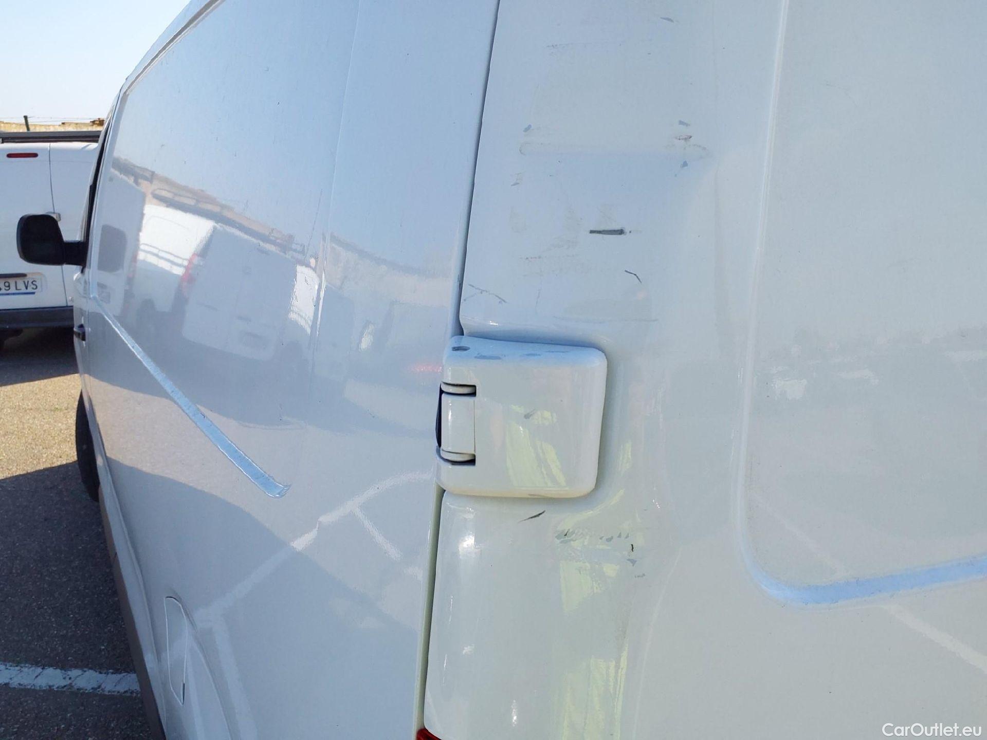  Opel  Vivaro OPEL  / 2019 / 4P / furgón 1.5 Diésel 74kW (100CV) M Std Express #22