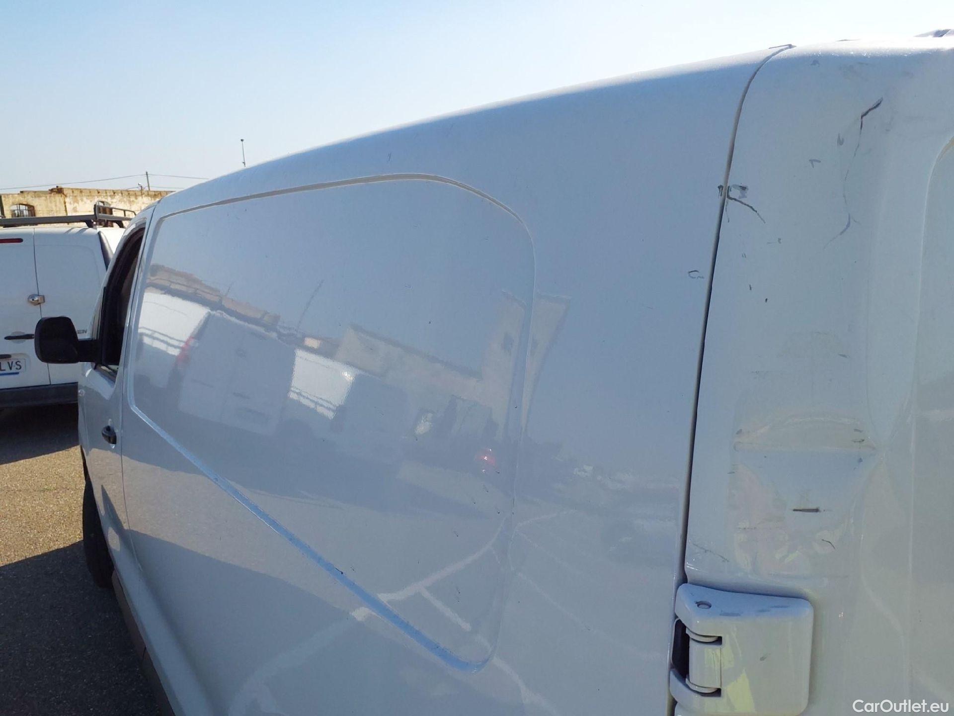  Opel  Vivaro OPEL  / 2019 / 4P / furgón 1.5 Diésel 74kW (100CV) M Std Express #13