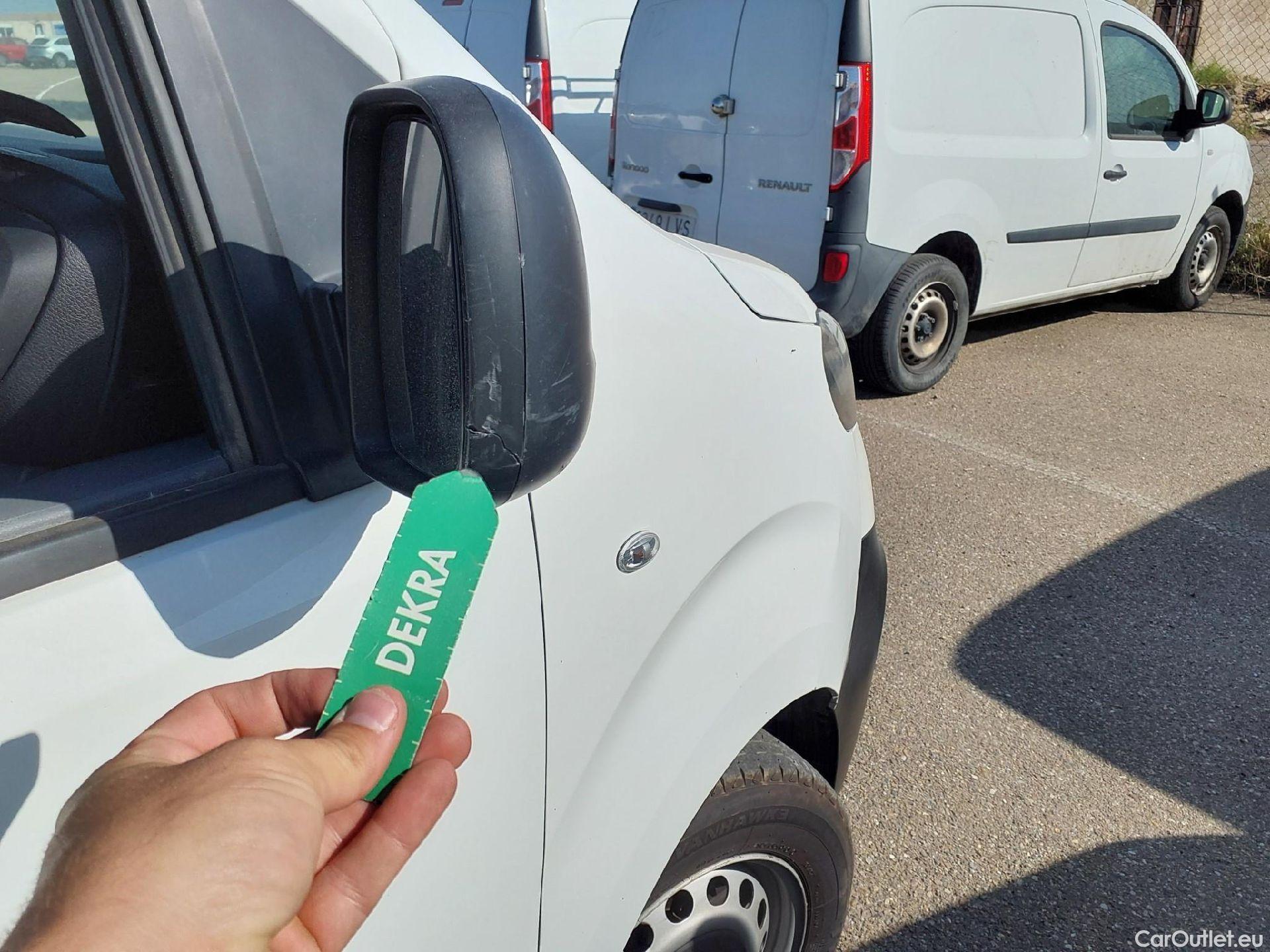 Opel  Vivaro OPEL  / 2019 / 4P / furgón 1.5 Diésel 74kW (100CV) M Std Express #33