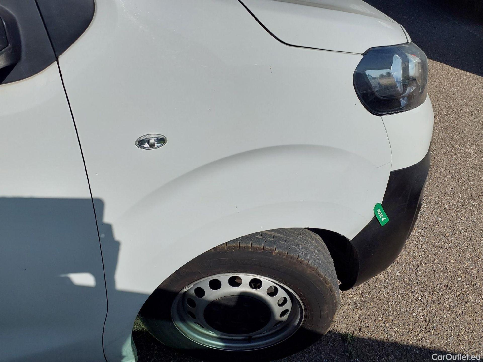  Opel  Vivaro OPEL  / 2019 / 4P / furgón 1.5 Diésel 74kW (100CV) M Std Express #35