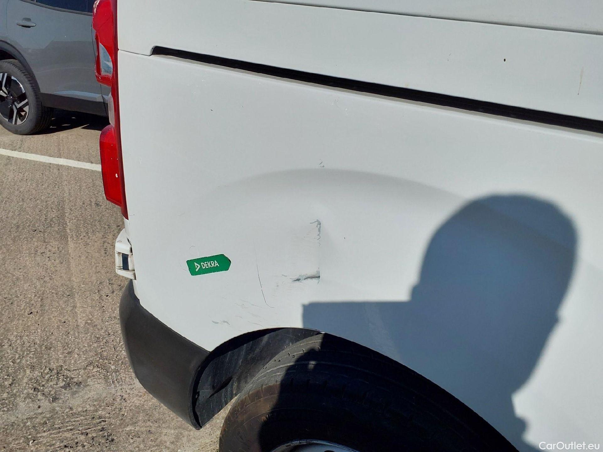 Opel  Vivaro OPEL  / 2019 / 4P / furgón 1.5 Diésel 74kW (100CV) M Std Express #25