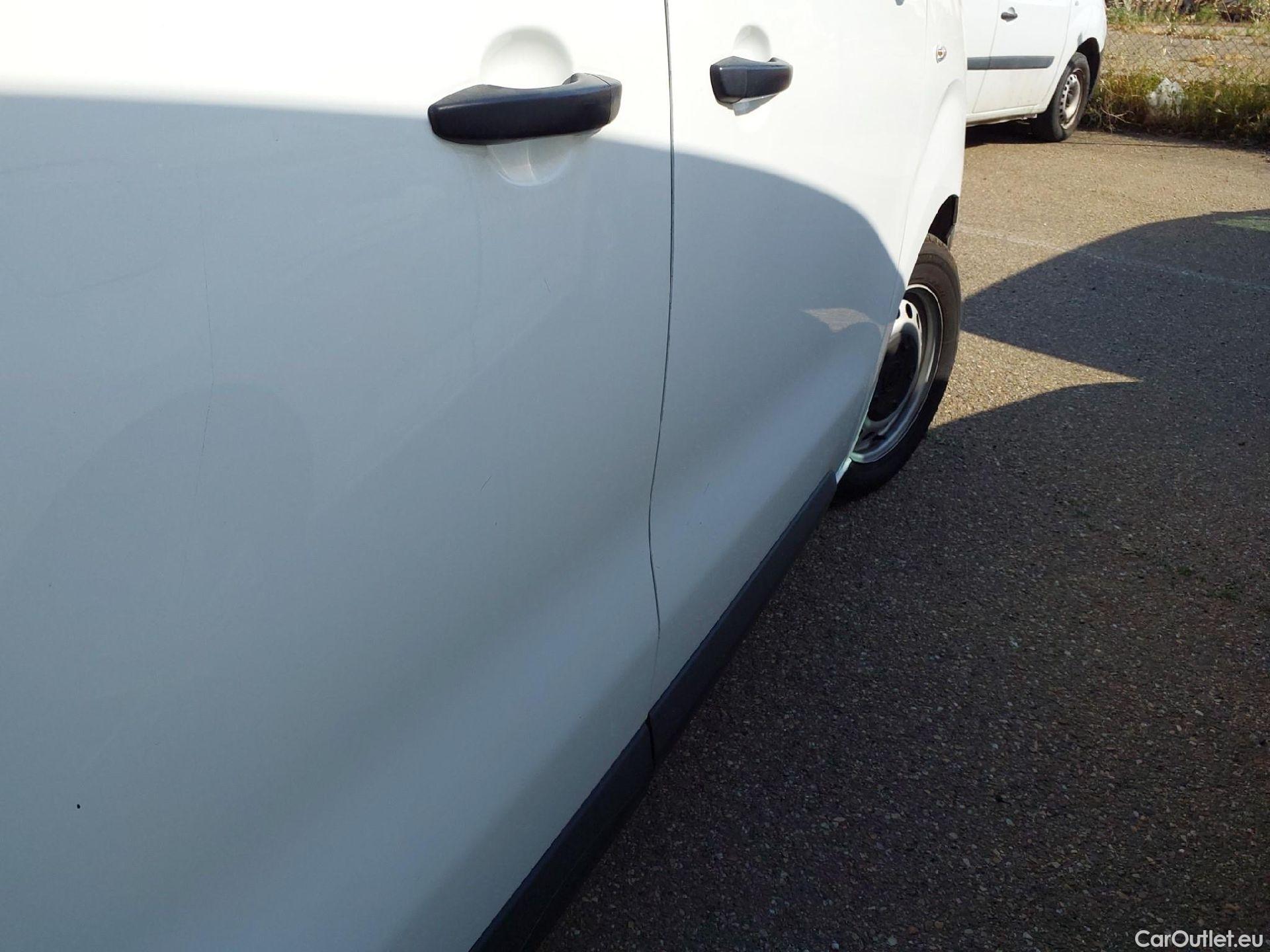  Opel  Vivaro OPEL  / 2019 / 4P / furgón 1.5 Diésel 74kW (100CV) M Std Express #31