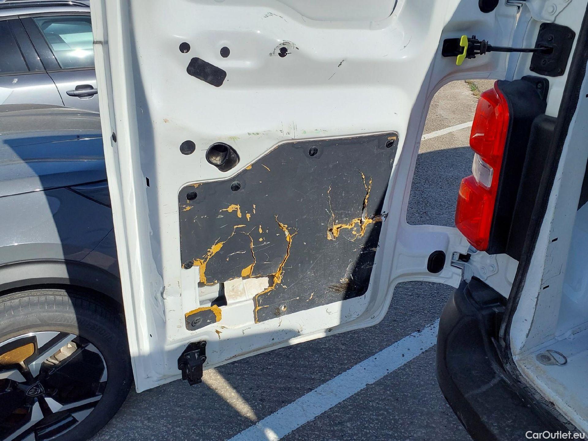  Opel  Vivaro OPEL  / 2019 / 4P / furgón 1.5 Diésel 74kW (100CV) M Std Express #41