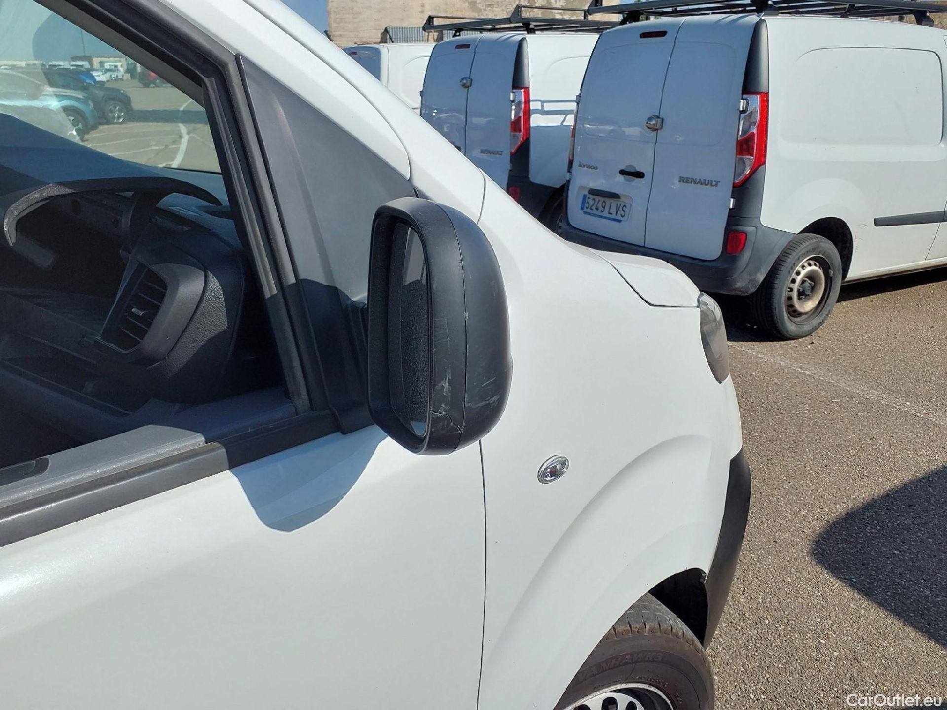  Opel  Vivaro OPEL  / 2019 / 4P / furgón 1.5 Diésel 74kW (100CV) M Std Express #34