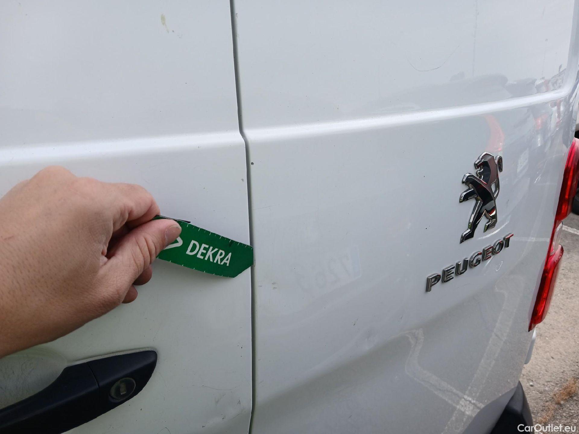  Peugeot  Expert PEUGEOT  / 2016 / 4P / furgón Furgón Pro 1.5 BlueHDi 120 Standard #17