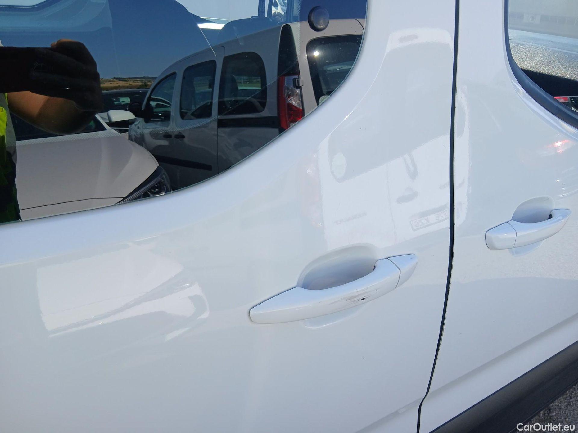  Peugeot  RIFTER PEUGEOT  / 2018 / 4P / combi Active Standard BlueHDi 73kW (IND) #29