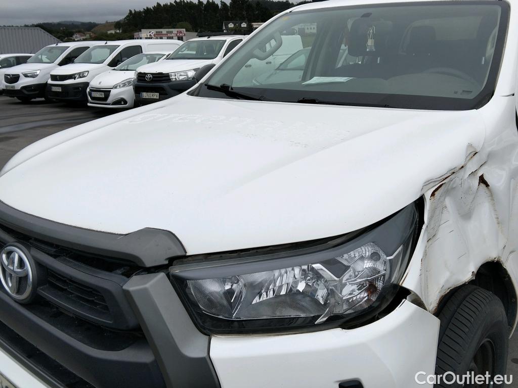  Toyota  Hilux TOYOTA  / 2020 / 4P / pickup 2.4 D-4D Cabina Doble GX #19