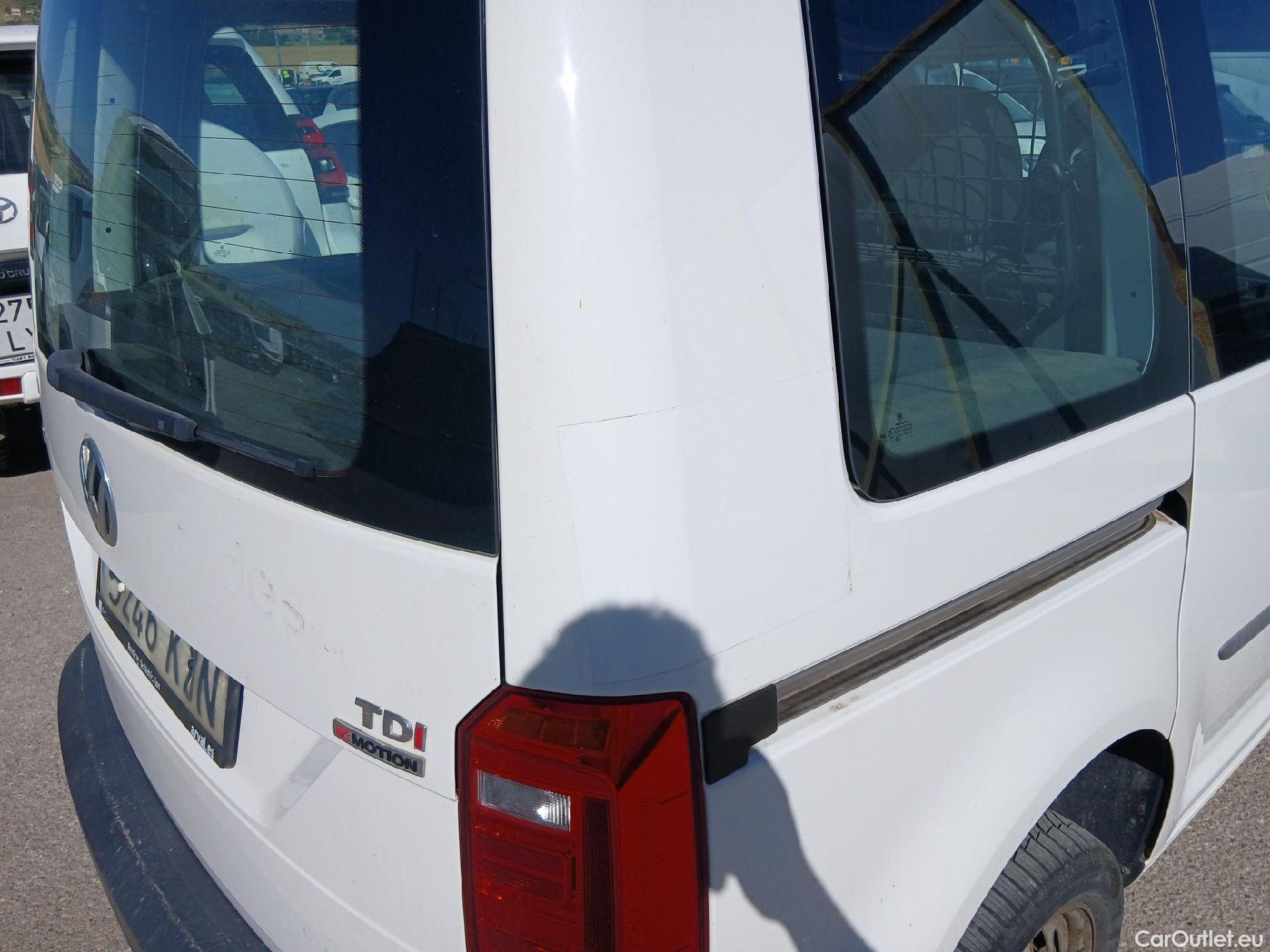  Volkswagen  Caddy VOLKSWAGEN  4p 4G monovolumen compacto Kombi 2.0 TDI SCR 4MOTION BMT 122CV #27