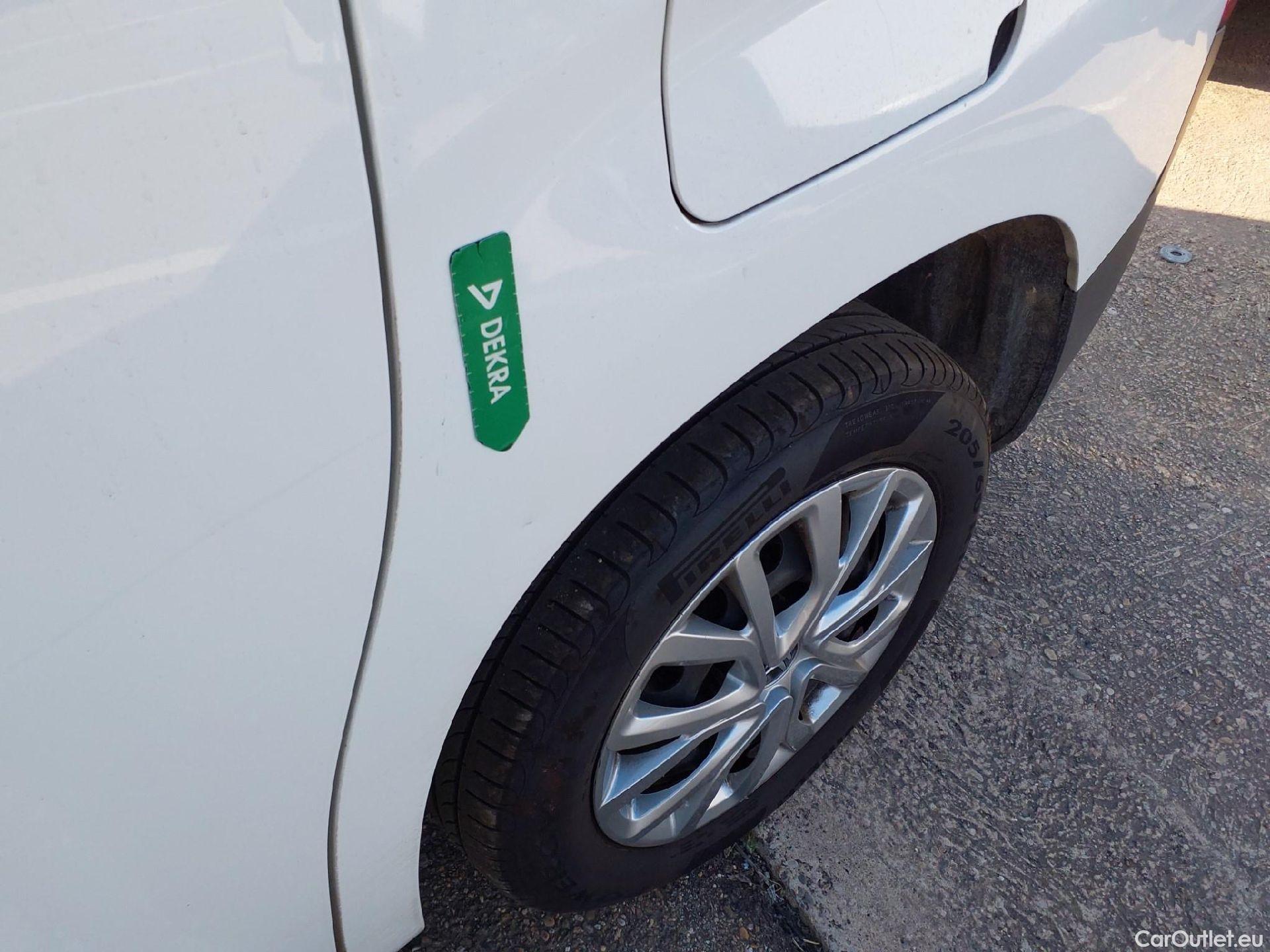  Citroen  Berlingo CITROEN  / 2018 / 5P / monovolumen compacto Talla M BlueHDi 100 S&S FEEL #16