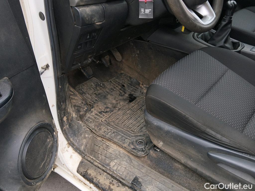  Toyota  Hilux TOYOTA  / 2020 / 4P / pickup 2.4 D-4D Cabina Doble GX #50