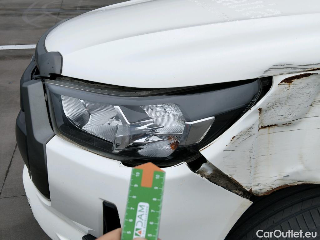  Toyota  Hilux TOYOTA  / 2020 / 4P / pickup 2.4 D-4D Cabina Doble GX #8