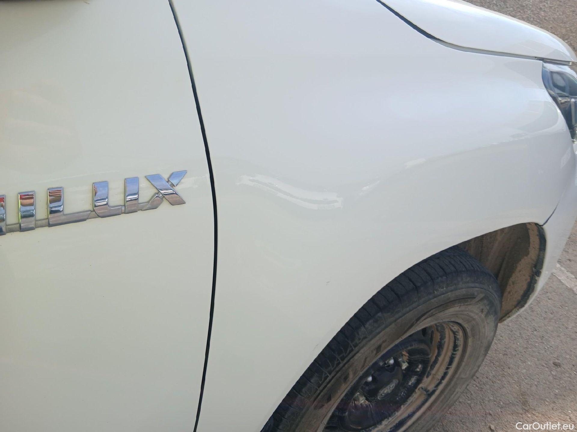 Toyota  Hilux TOYOTA  / 2020 / 4P / pickup 2.4 D-4D Cabina Doble GX #35