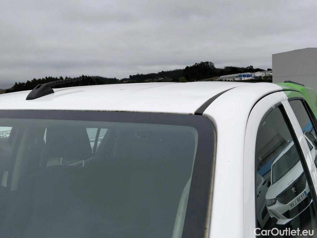  Toyota  Hilux TOYOTA  / 2020 / 4P / pickup 2.4 D-4D Cabina Doble GX #11