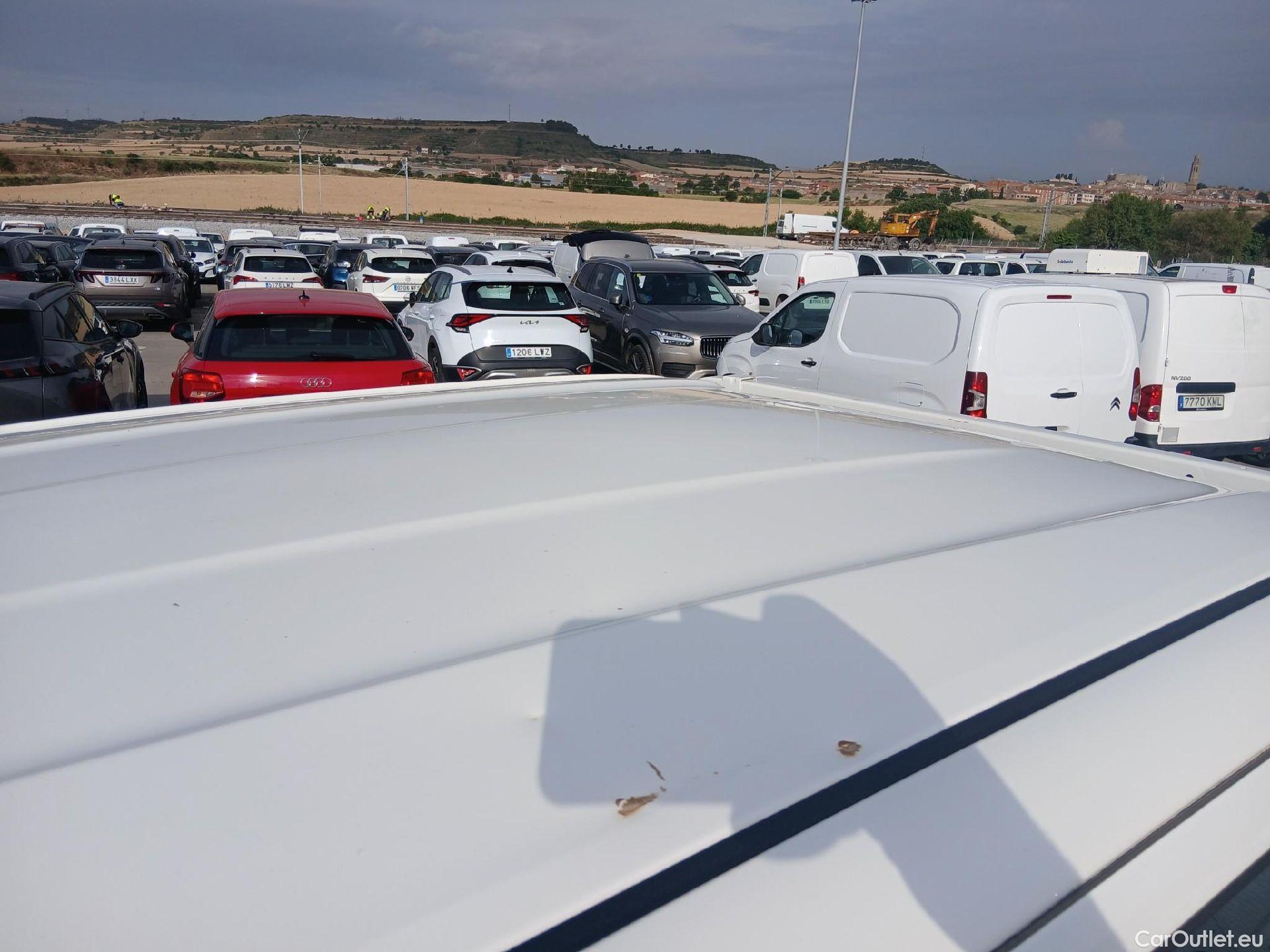  Toyota  Hilux TOYOTA  / 2020 / 4P / pickup 2.4 D-4D Cabina Doble GX #17