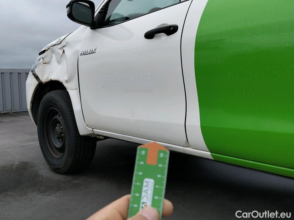  Toyota  Hilux TOYOTA  / 2020 / 4P / pickup 2.4 D-4D Cabina Doble GX #26
