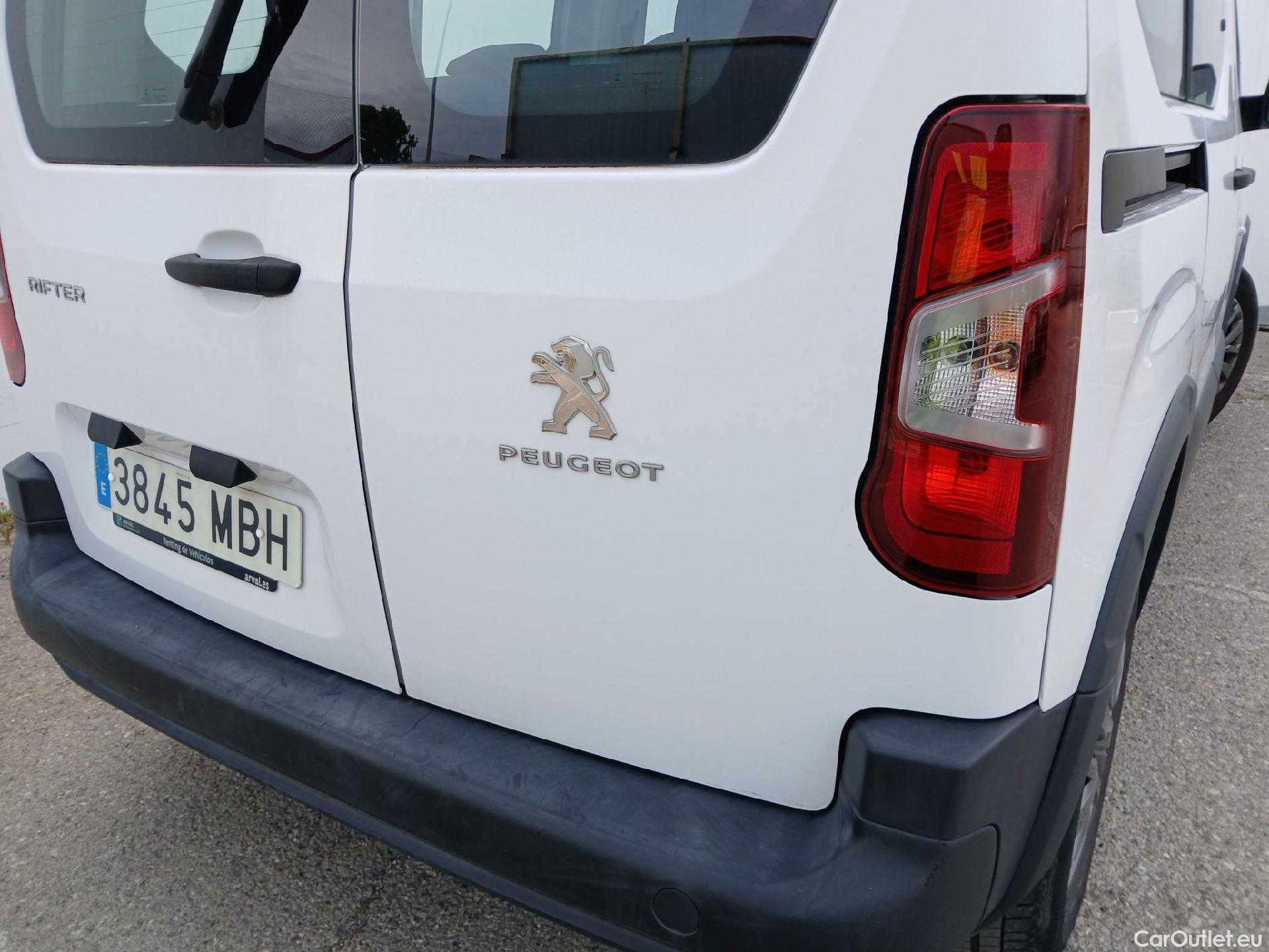  Peugeot  RIFTER PEUGEOT  / 2018 / 4P / monovolumen compacto Active Standard BlueHDi 73kW #24