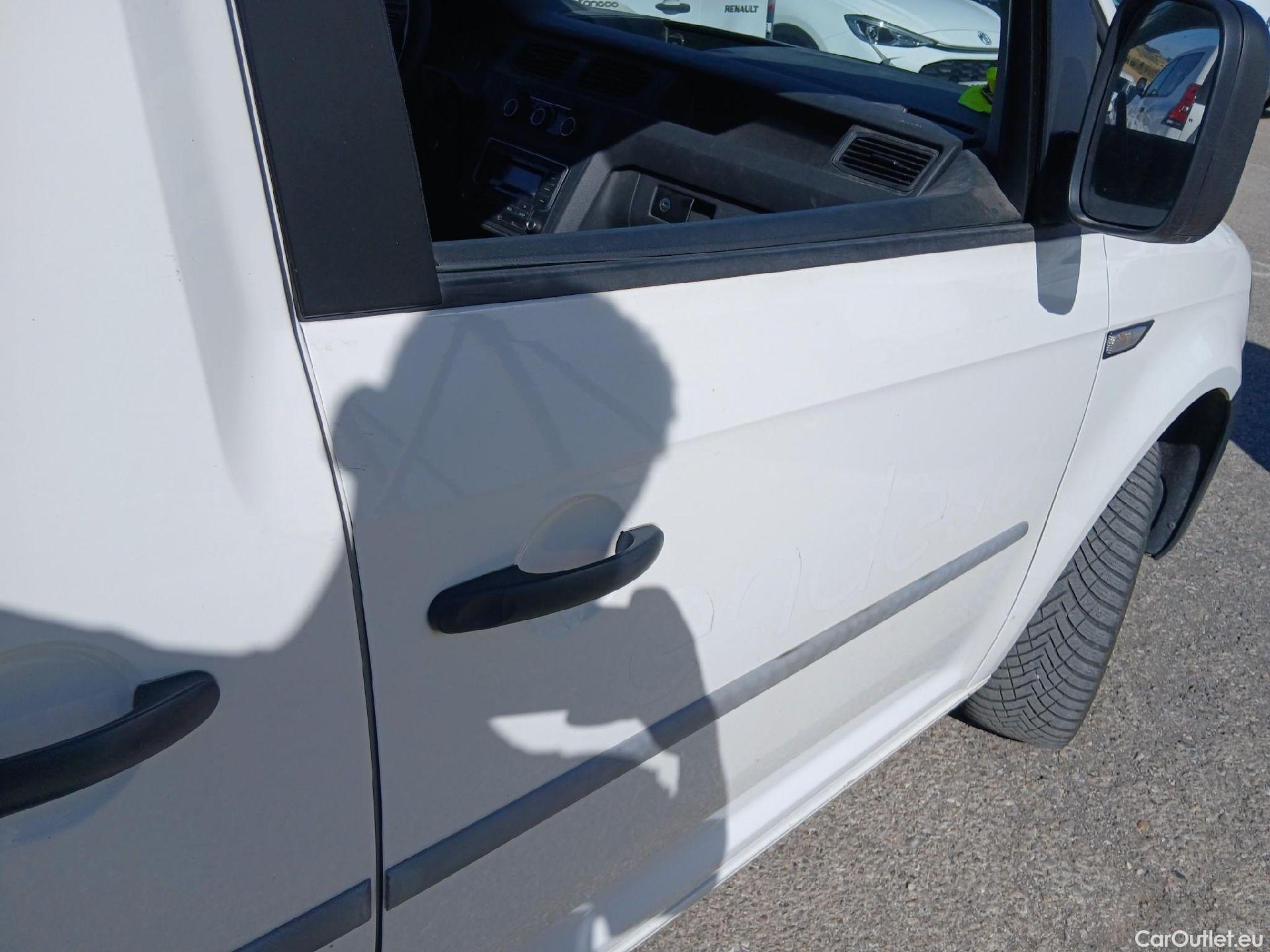  Volkswagen  Caddy VOLKSWAGEN  4p 4G monovolumen compacto Kombi 2.0 TDI SCR 4MOTION BMT 122CV #36