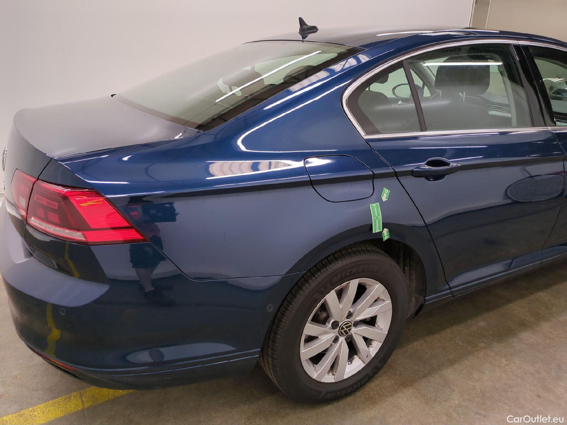  Volkswagen  Passat VOLKSWAGEN  / 2019 / 4P / Berline 2.0 TDI EVO SCR 122 DSG7 BUSINESS #15