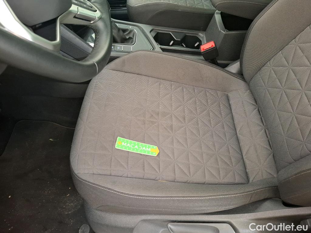  Volkswagen  Tiguan VOLKSWAGEN  / 2020 / 5P / SUV 2.0 TDI 150 DSG7 Life Business #33