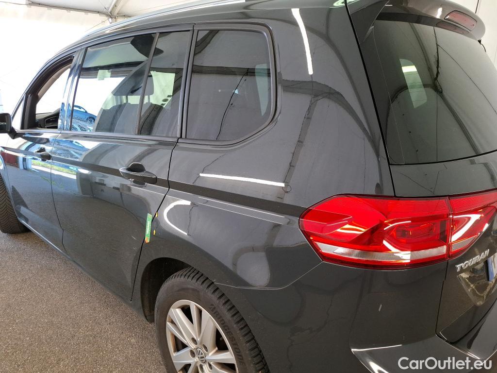  Volkswagen  Touran VOLKSWAGEN  / 2015 / 5P / monospace 2.0 TDI 150 Lounge Business 7 pl #9
