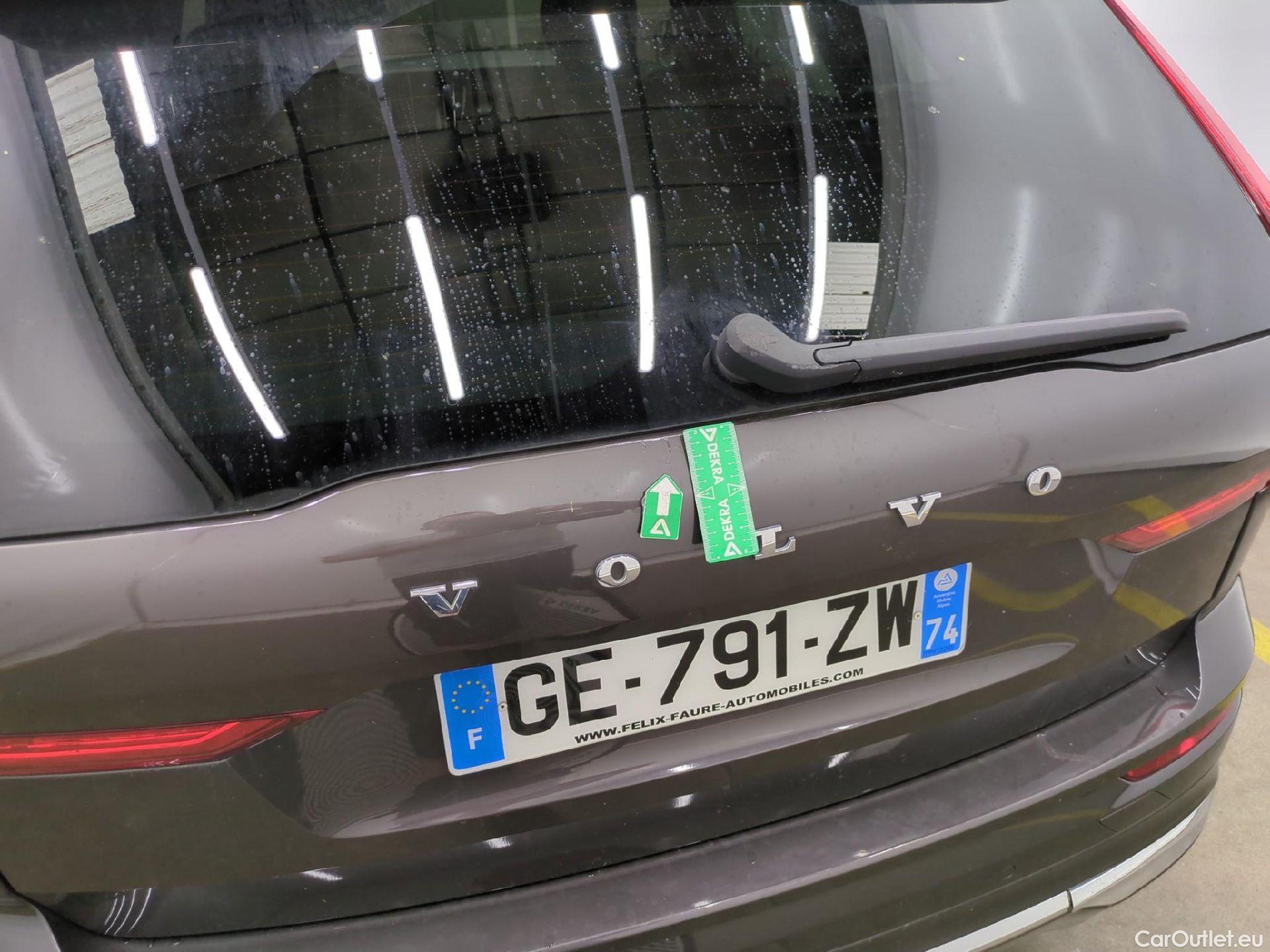  Volvo  XC60 VOLVO  / 2021 / 5P / SUV B4 AWD 197 Geartro 8 Inscrip Luxe #22