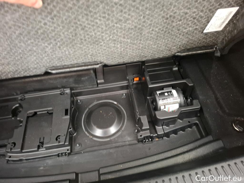  Mercedes  A-Klasse MERCEDES-BENZ Classe A Berline / 2018 / 4P / Berline A 250 e Business Line 8G-DCT #32
