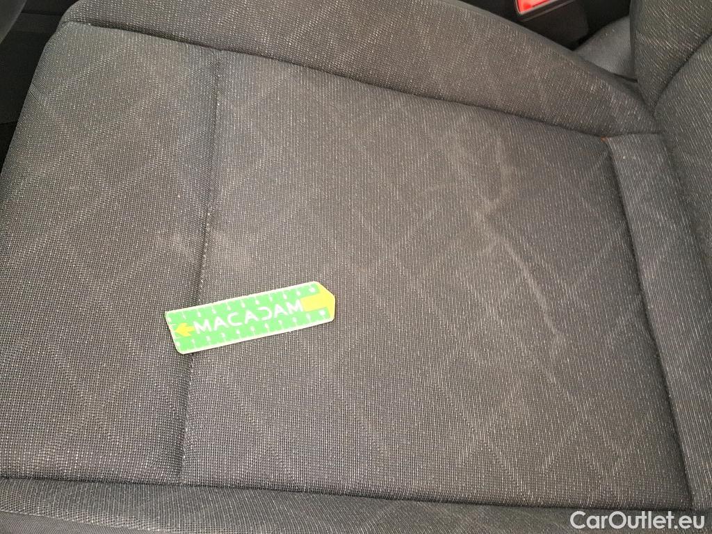  Volkswagen  Golf  VOLKSWAGEN / 2020 / 5P / Berline 2.0 TDI SCR 115 DSG7 Life Busi #23