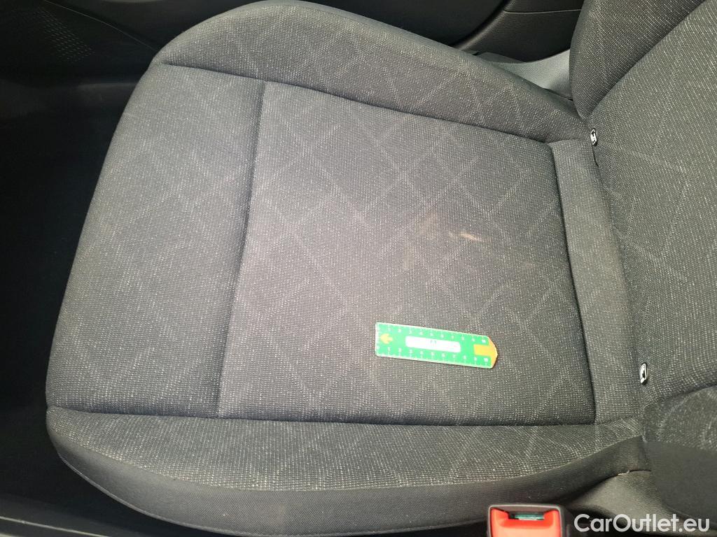  Volkswagen  Golf  VOLKSWAGEN / 2020 / 5P / Berline 2.0 TDI SCR 115 BVM6 Life Busi 1st #13