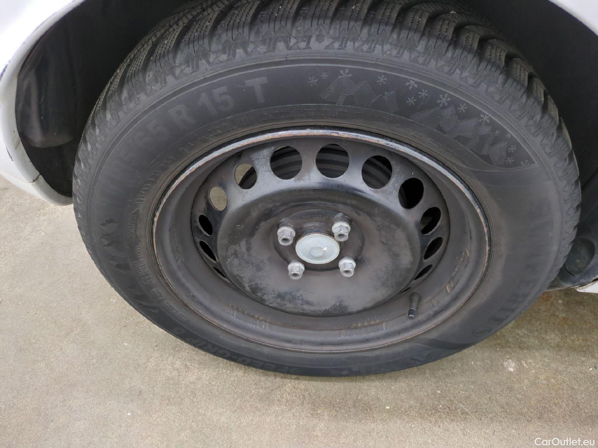  Renault  Clio  IV Air 0.9 TCe 75CV BVM5 E6 #18