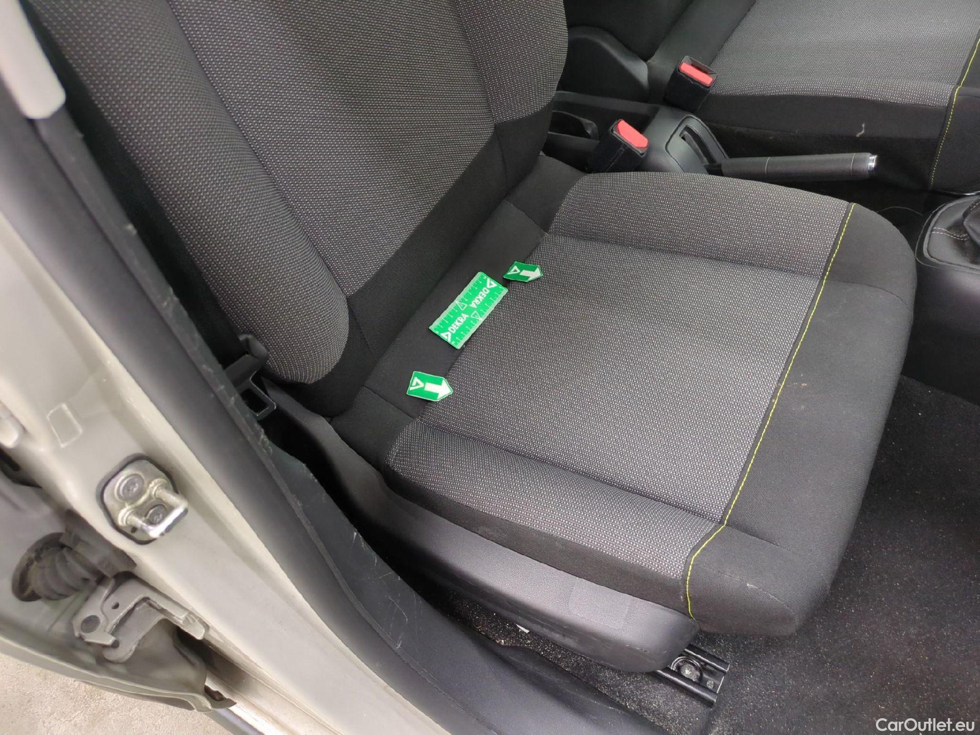  Citroen  C3  Feel Pack 1.2 PureTech 80CV BVM5 E6d #2