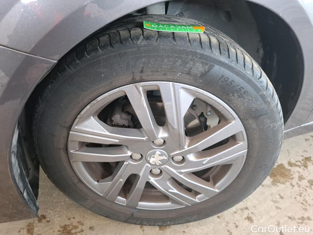  Peugeot  208 PEUGEOT  / 2019 / 5P / Berline Puretech 75 S&S Active Business #21