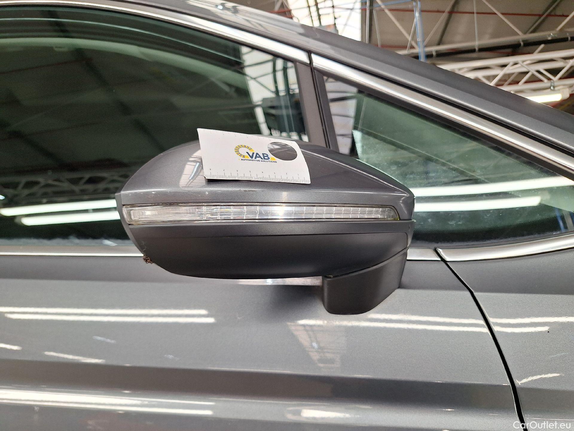  Volkswagen  Touran VW,  '15, Volkswagen  1.6 TDi Highline DSG 5d 7pl #38