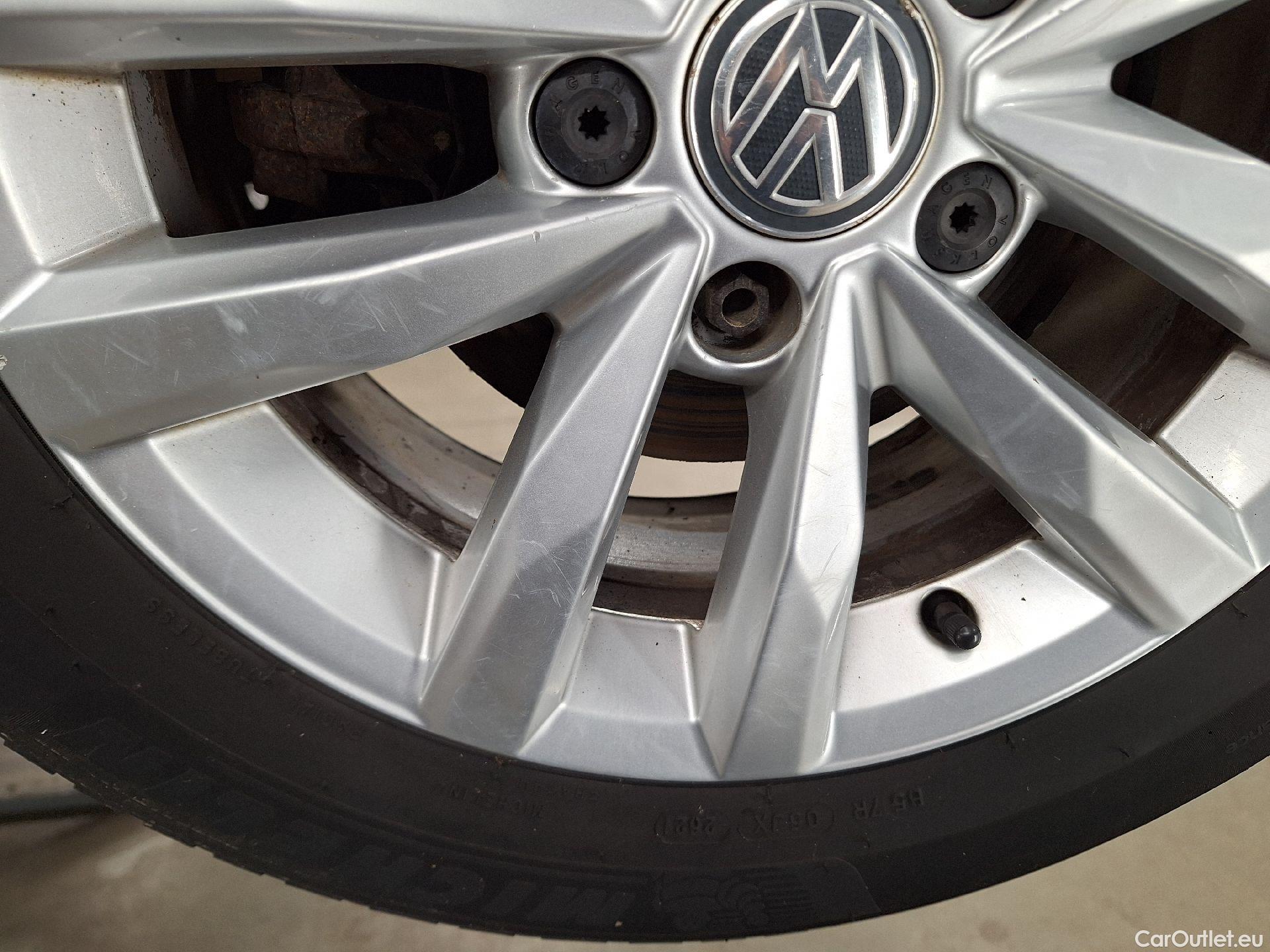  Volkswagen  Touran VW,  '15, Volkswagen  1.6 TDi Highline DSG 5d 7pl #51