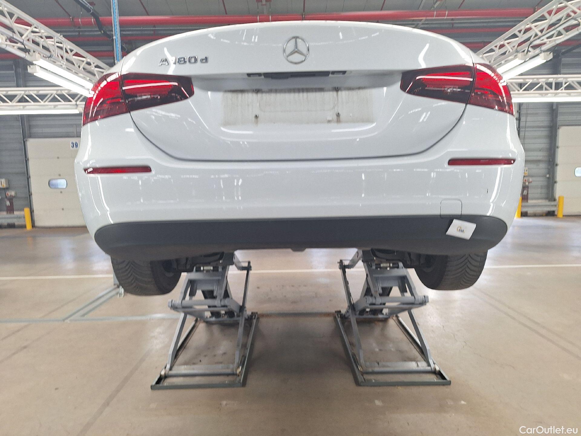  Mercedes  A-Klasse Mercedes, A-Class Berline '18, Mercedes-Benz  Limousine A 180d Business S #6