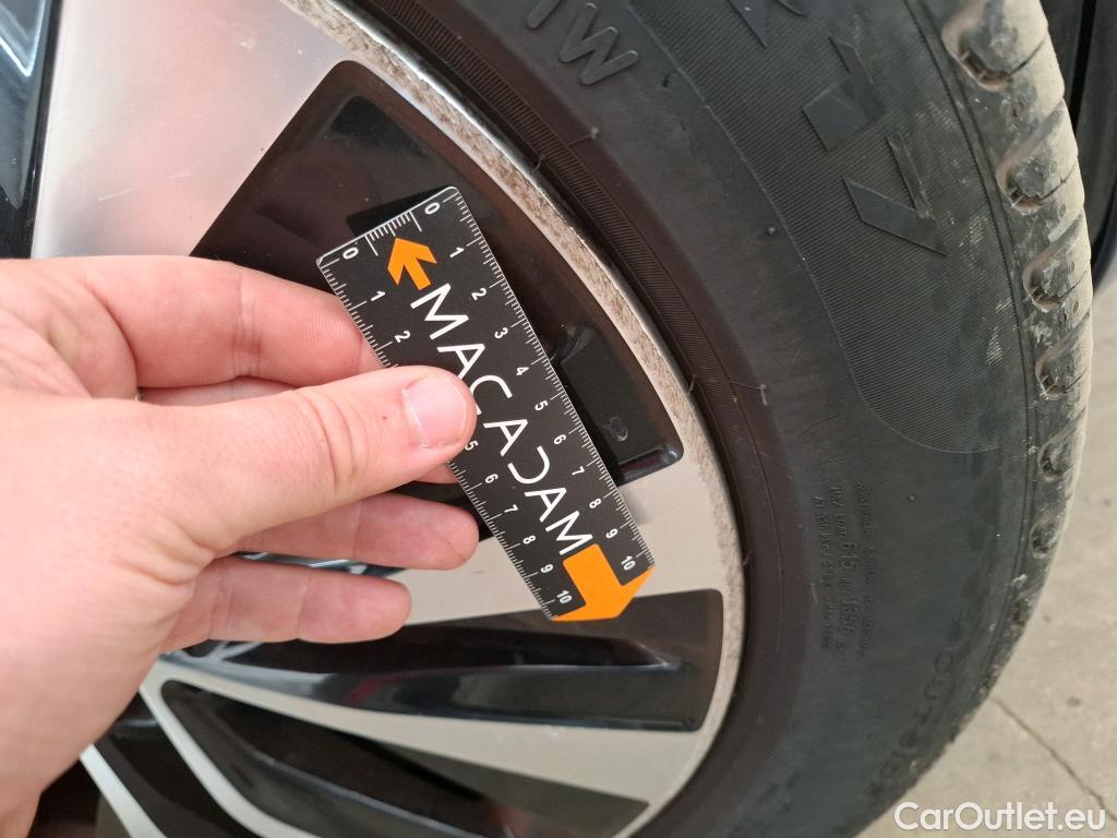  Mercedes  A-Klasse MERCEDES-BENZ Classe A Berline / 2018 / 4P / Berline A 250 e Business Line 8G-DCT #16